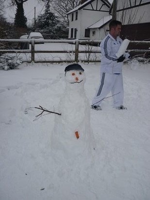 2012 - Building a snowman with Micky 