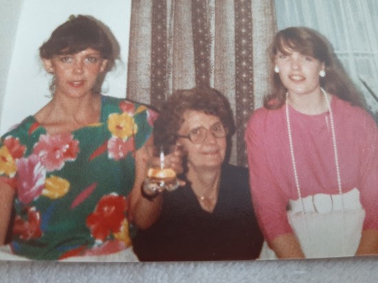 Denise, Mum and sister Linda ❤ 