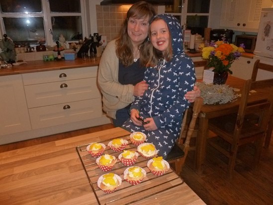 Mummy & Faye with Cupcakes