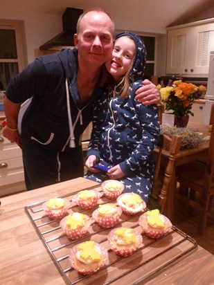 Daddy & Faye with Cupcakes