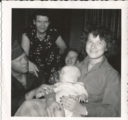 Mom age 18,Baby Bill,Uncle James,Grandma Aunt,Ann 