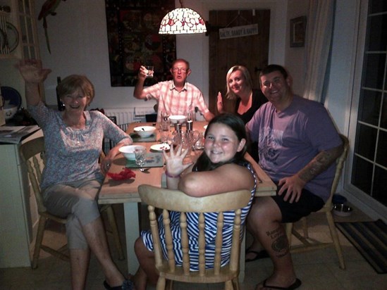 Family dinner at the Beach Estate with Tom, Rosie and Amanda 