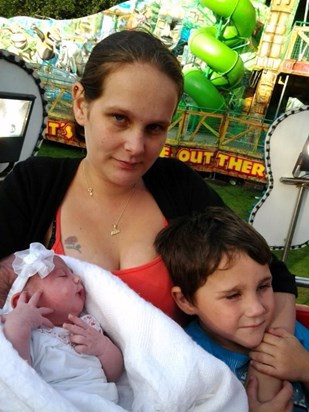 mummy laila & kyran at the fair on lailas 1st ride :) xx