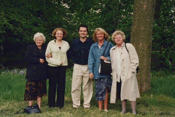 Aunty Dolly, Angela, Chris, Pam and Aunty Wally