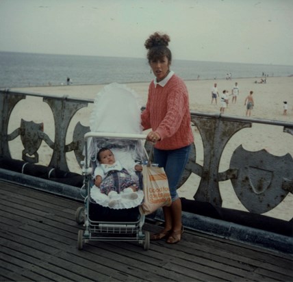 Liz & Briony ( viaje Ana Isabel Chas ) Año 1991