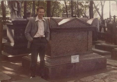 Lynn at Euler's tomb 1972