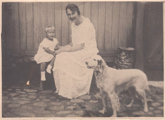 Mother and Flekken the dog 1925