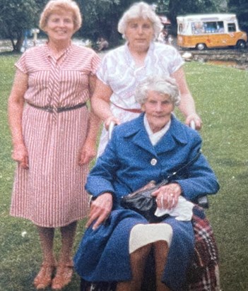 Sheila, Joan and Nanny Lipscombe