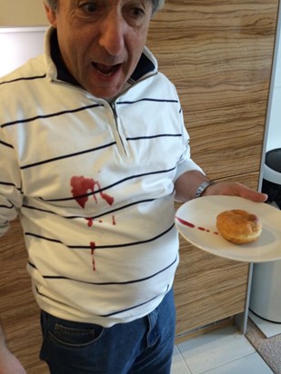 Dad v jam doughnut... a regular occurance