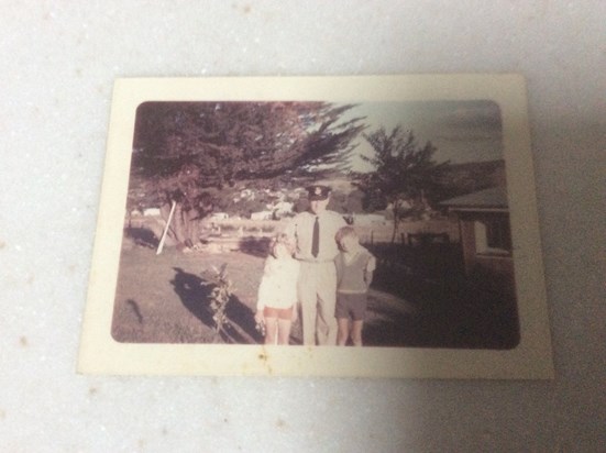 Ray in Beachworth in 1971 with his children Andrew and Debbie