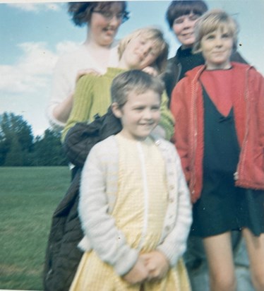 Lovely childhood memories of weekends in Byfleet, Rainham & Ockendon. This is me, Phil, Janet, Maureen,& Helen. Alan, David & Julia are sadly missing from this photo. 