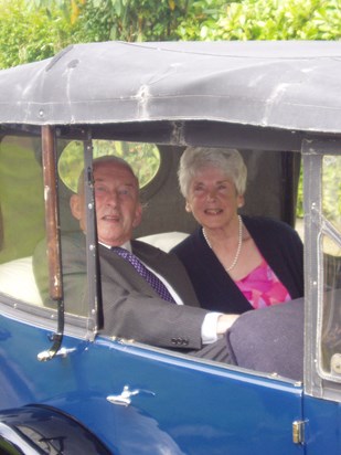 A true & lasting love Golden Wedding 2004 in Dr Finlay's car