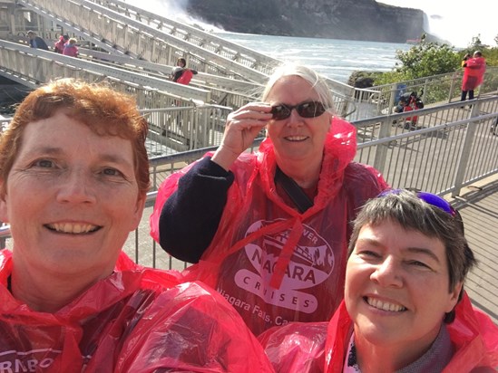 Niagara Falls Canada - Sue, Colleen & Moe - 2018