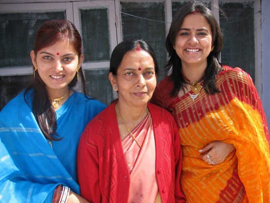 Ma's daughters - Feb'10 - right after Ranu Saumya's wedding
