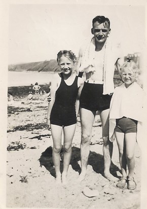 Linda (left) and Ruth (right) with their Dad