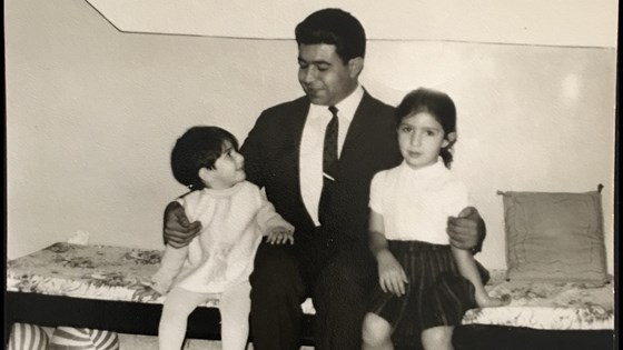 With Daughters cerca 1969