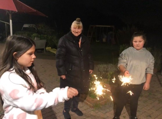 Nan Pauline, Ella and lilly - firework night