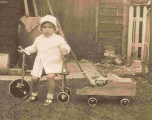 1939ish 'Young' Harold on tricycle