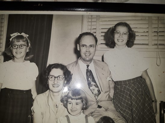 1952 Jean Joyce Elisabeth & parents