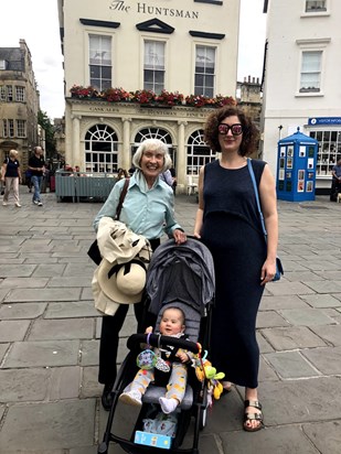 So lovely to see Elisabeth in Bath in July 2018 to meet Penelope for the first time! 