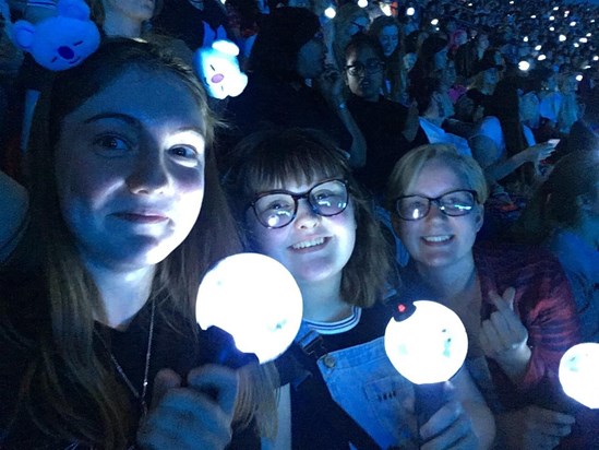 Kasey with friends at BTS’ 2019 Wembley concert