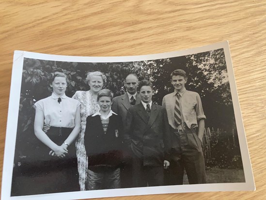 Family picture, with 3 brothers and parents 