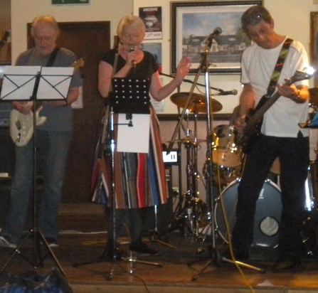 Helen & Band at Old Hall Tavern in Chingford, East London - a night to remember