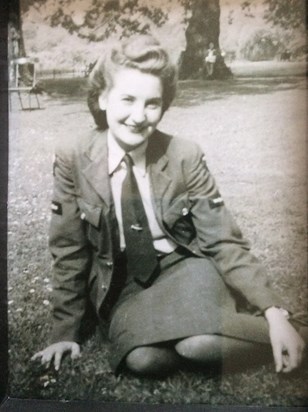 Eileen; R.A.F.  Green Park. London. 1942.