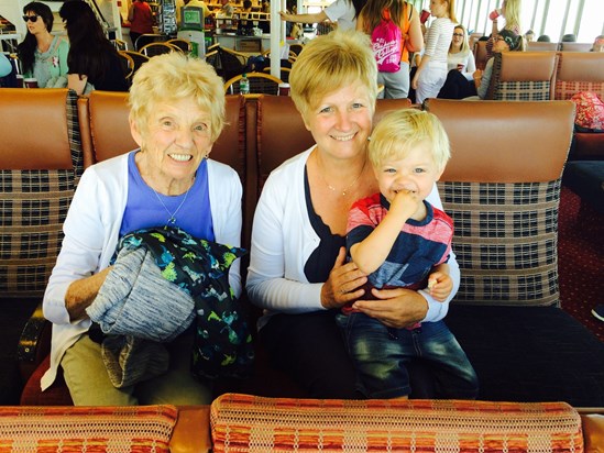 Holiday to Isle of Wight..all generations with same hair