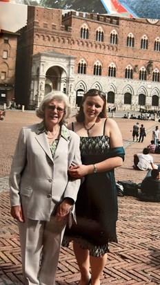 Sarah and Nanna in Italy 