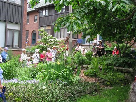 Dagmar storytelling in the Bain gardens 2008 - photo by Susan Gulley