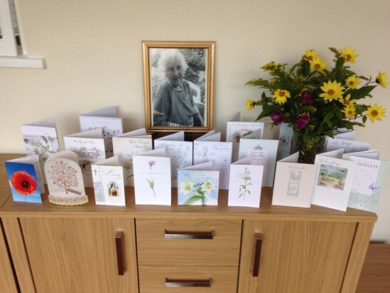 Val and Tonys sympathy cards for Mum