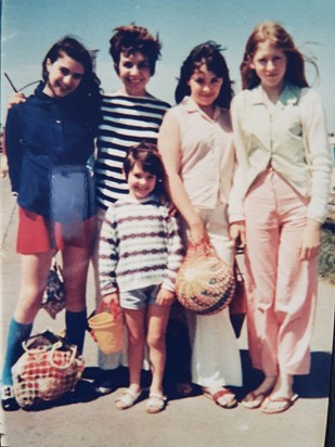 Skegness 1970 - Mum, Pat, Mandy, Janis