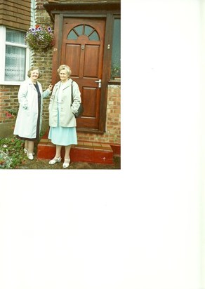 Mum and Aunty Gladys outside Had Ave