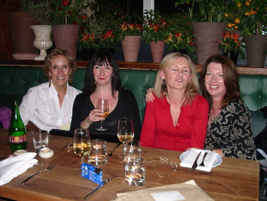 Susan with Evonne, Pat and Bev at Quaglinos restaurant, London 2005