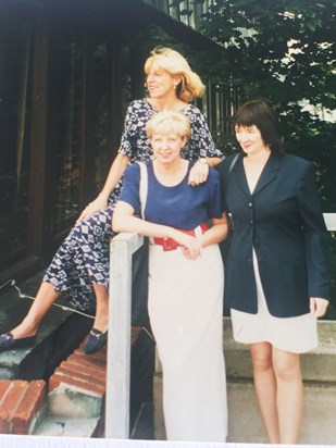 Sue, Jane & Therese - Uni reunion 1996??