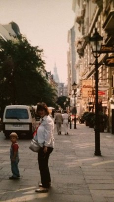 AnneMarie with Patrick at the Colonnaden, pregnant with the twins 1989