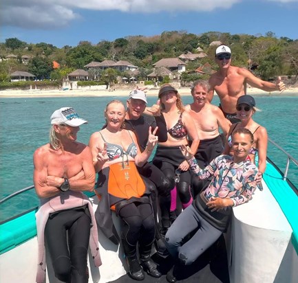 Diving with Peter and friends in Bali. Mum, you would have done this if you'd have had the chance, so now I'm doing it for you and Dad.