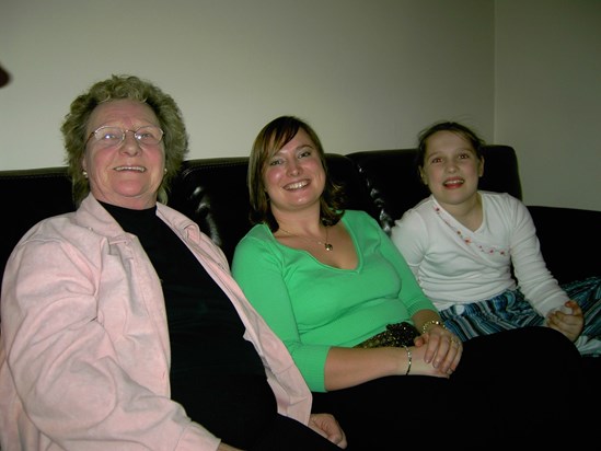 2005 3 12 Val, Stacey & Gabriella