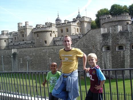September 2007 - Paul, Liam and Ross at the Tower of London