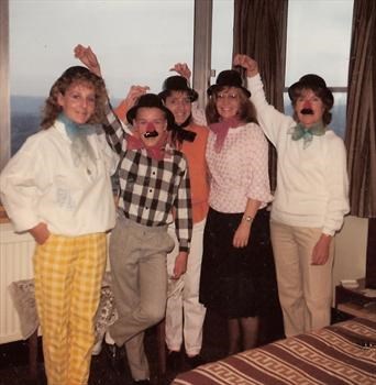 May 1986 - Paul & family having fun at the hotel  - Away 'weekender' at Sheffield