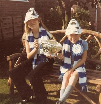 1978 Ipswich Town won the FA Cup - Tracey and Paul in Auntie Pat's garden