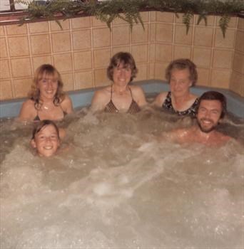 August 1984 - The jacuzzi at Potters Holiday Camp, Hopton, Norfolk