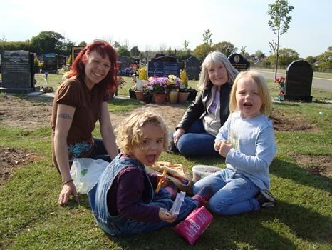 "Paul's Day", 14th May 2010 - Lisa, Jill, Harry and Alix, enjoying a picnic