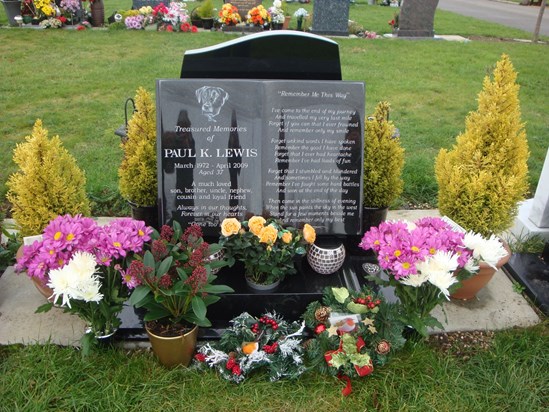 Paul's flowers and Christmas tributes - 20th December 2011 