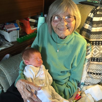 Meeting her great-granddaughter Jean for the 1st time