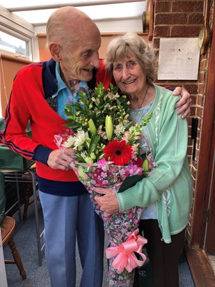 On their 67th wedding anniversary September 2020 , Paddy surprised Pat with beautiful bouquet of flowers.