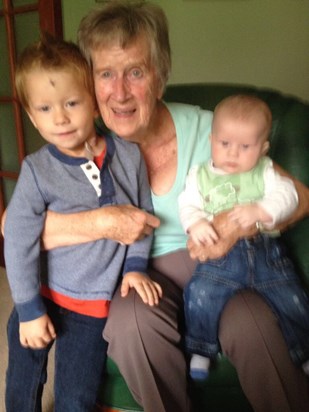 Logan, great granny and Lennon, visit after coming home from Canada