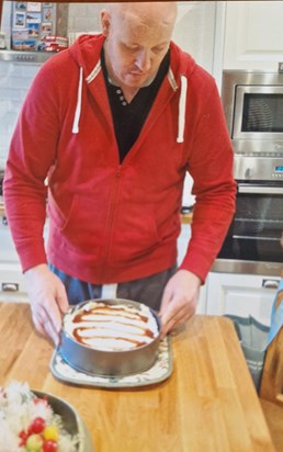 Baking mum a cheesecake