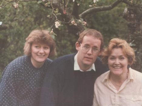 Mum, Dad & Veronica